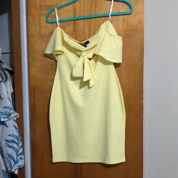 Missguided Dresses & Skirts - Missguided Off Shoulder Yellow Bodycon Dress NWT